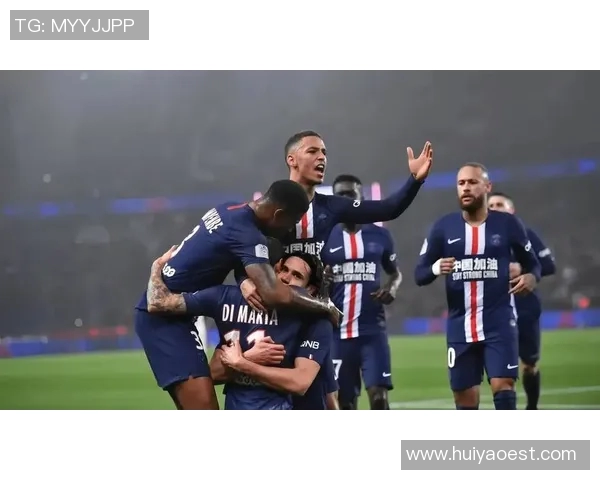 英超豪门曼联宣布签下巴黎圣日耳曼前锋内马尔，刷新转会费记录