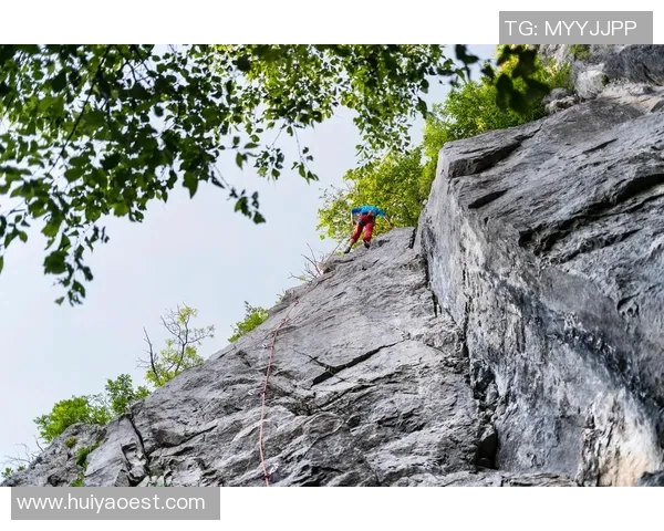 重庆攀岩队快攻策略揭秘：如何在攀岩热点中脱颖而出
